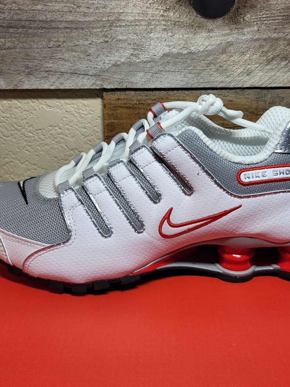 *NEW* Nike Shox NZ Low Shoes White/Red/Black/Silver Size Men’s 7.5 Women's 9